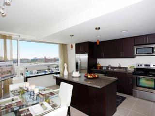 255 King St, San Francisco CA  94107-1700 exterior