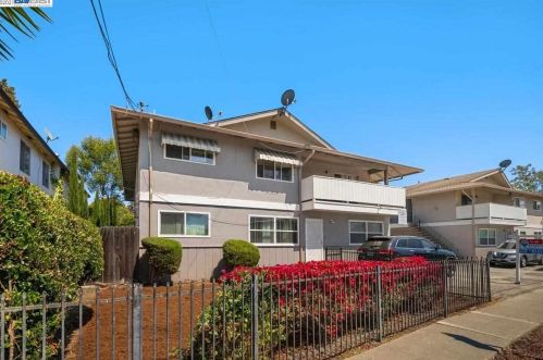 26588 Chisholm Ct, Hayward, CA 94544-3609