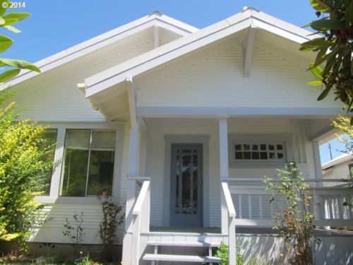 390 Collier St, Coquille, OR 97423-1712