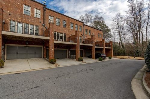 2912 Hermance Dr, Atlanta GA  30319-2704 exterior