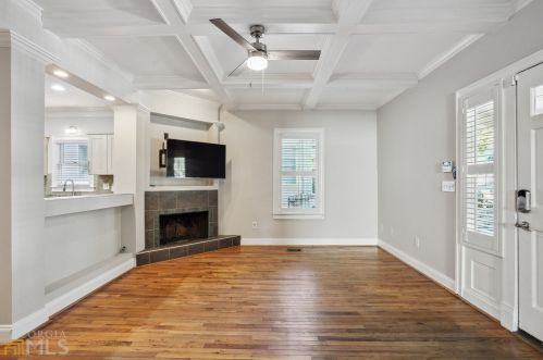 391 Arnold St, Atlanta GA  30308-2911 exterior