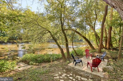 101 Shatto Dr, Carlisle PA  17013-2120 exterior