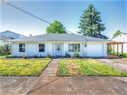 550 E St, Lebanon OR  97355-1756 exterior