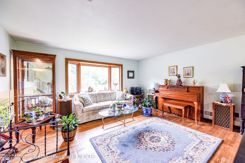 14 Bryant Dr, Jackson Twp, NJ 08527-1811