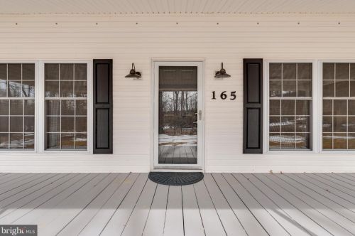 165 Gingerbread Ln, Harpers Ferry WV 25425-5591 exterior