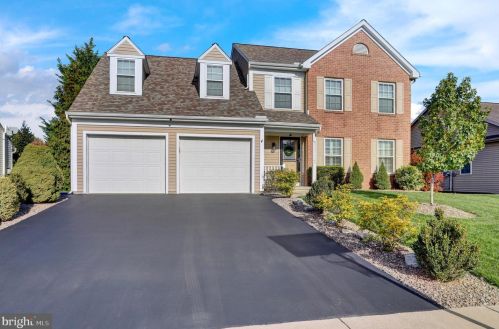 14 Kennedy Dr, Ephrata, PA 17522-1137