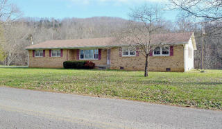 906 Riverside Cir, Celina, TN 38551-4219