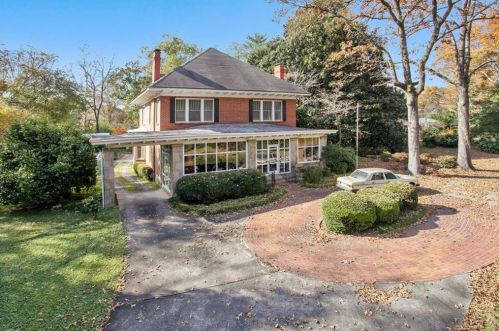 1546 Cooledge Rd, Tucker, GA 30084-7303