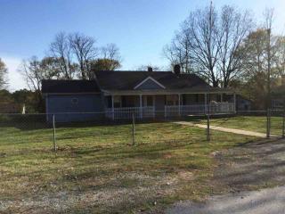 703 Palmetto Dr, Walhalla, SC 29691-2169