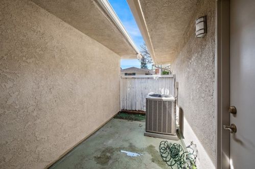 10 Cherry, Irvine CA  92612-2313 exterior