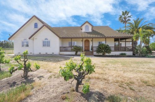 10320 Kettleman Ln, Lodi, CA 95240-9461
