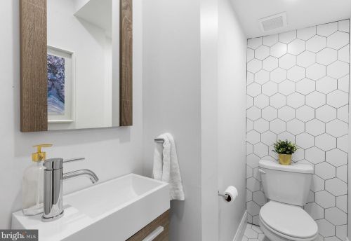 1614 Juniper St, Philadelphia PA  19148-1013 exterior