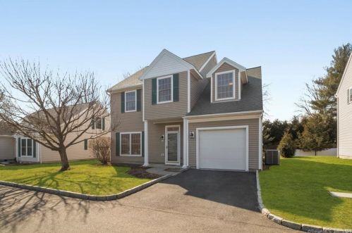 14 Village Ct, Wilton, CT 06897-4544