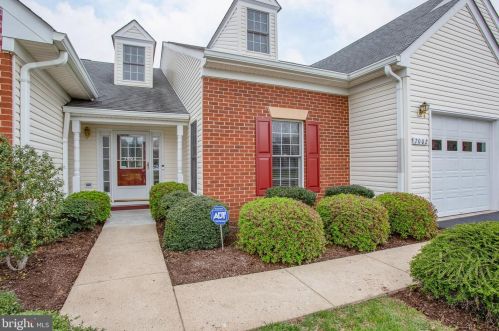 7002 Radford Dr, Fredericksburg, VA 22407-3728