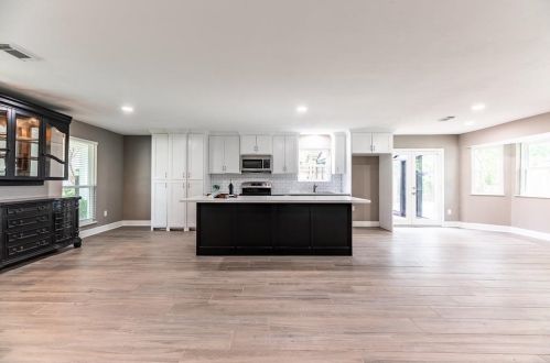 1741 Hialeah, Taylor Lake Village TX 77586-2938 exterior