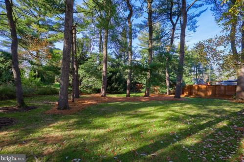 2549 Butter Rd, Lancaster, PA 17601-5336