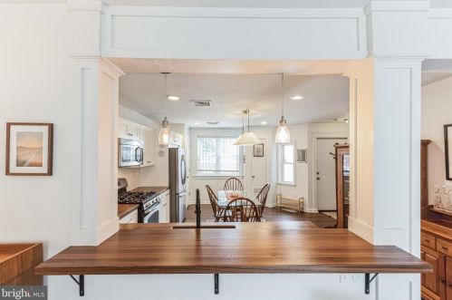 1240 Catharine St, Philadelphia PA  19147-2627 exterior