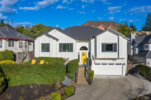 143 Village Oaks Ct, Healdsburg, CA 95448-8081