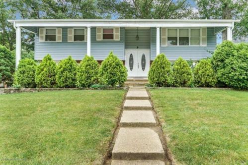 9 Alaska Ave, Jackson Twp, NJ 08527-1801
