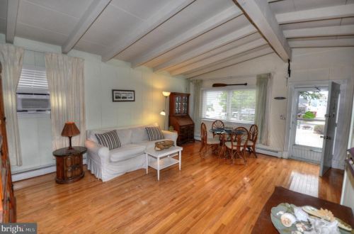 44 Amherst Dr, Berkeley Township, NJ 08721-1502