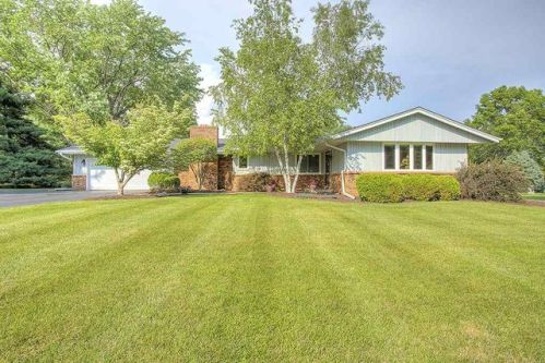 1338 Black Cherry Dr, Rockford, IL 61108-1409