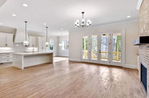 595 Mabry Rd, Atlanta GA  30319-2683 exterior
