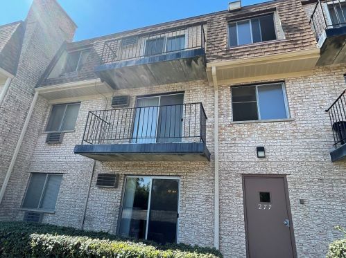 277 Shorewood Dr, Glendale Heights, IL 60139-3779