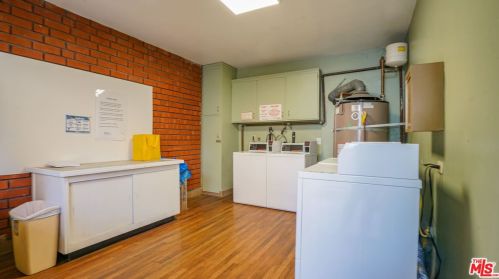 1027 Grover Ave, Glendale CA  91201-2401 exterior