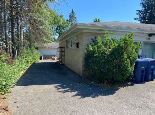 1241 Deerfield Rd, Bannockburn IL  60015-4170 exterior