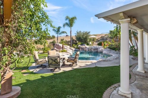 6528 Blackwood St, Riverside CA  92506-6240 exterior