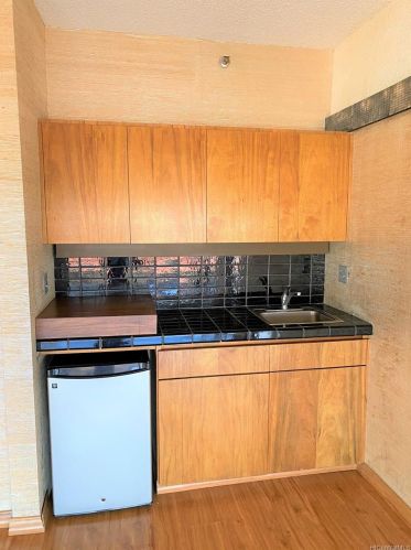 1188 Bishop St, Honolulu, HI 96813-3301