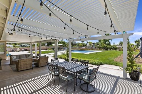 7539 Whitegate Ave, Riverside CA  92506-5455 exterior