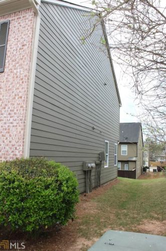 1931 Bayrose Cir, Atlanta, GA 30344-1695