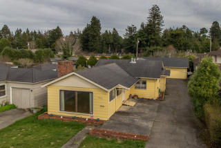 3425 Dolbeer St, Eureka, CA 95503-5634