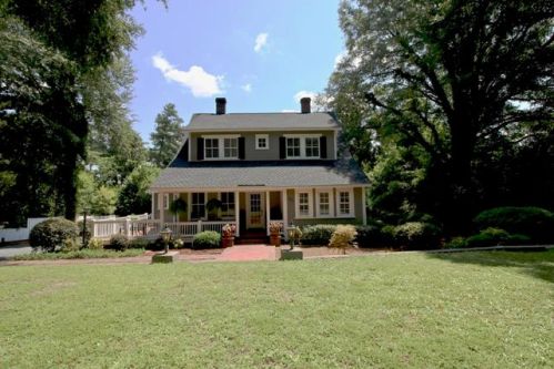 30 Caddell Rd, Pinehurst, NC 28374-9254