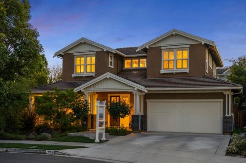 1230 Satake Ct, Mountain View, CA 94040-3045