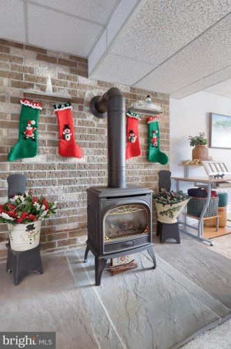 15 Rosewood Dr, Lancaster PA  17603-9329 exterior