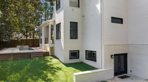 2731 Arden Rd, Atlanta GA  30305-1913 exterior