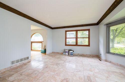 422 Carriage Hill Rd, Naperville, IL 60565-2626
