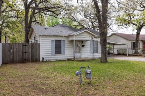 3908 Creech St, Fort Worth, TX 76111-6707