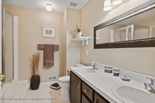 5 Phoenix Ct, Tinton Falls NJ  07712-7773 exterior