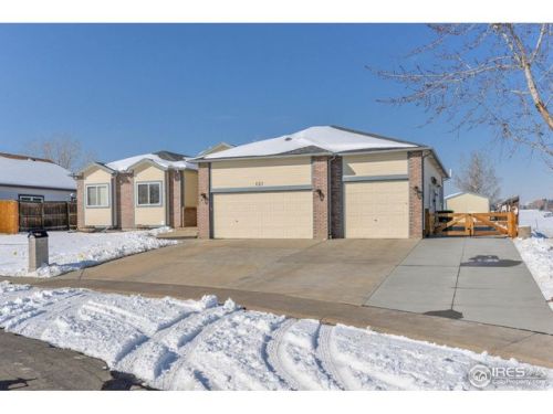 121 Falcon Cir, Mead, CO 80542-9786