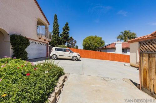 86 Las Flores Dr, Chula Vista CA  91910-1966 exterior