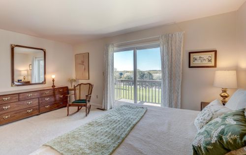 3282 Camelot Dr, Saint Paul MN  55125-2754 exterior