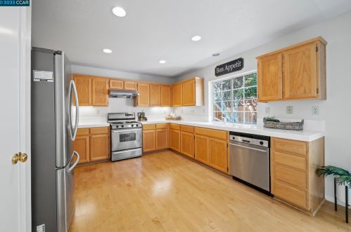 267 Oakwood Cir, Pacheco, CA 94553-3567