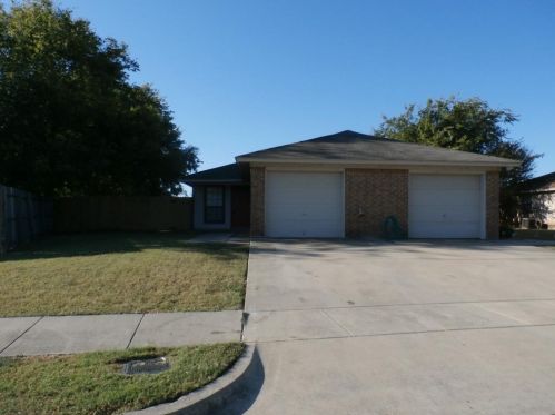 1061 Westcliff Ave, Fort Worth TX  76179-3421 exterior