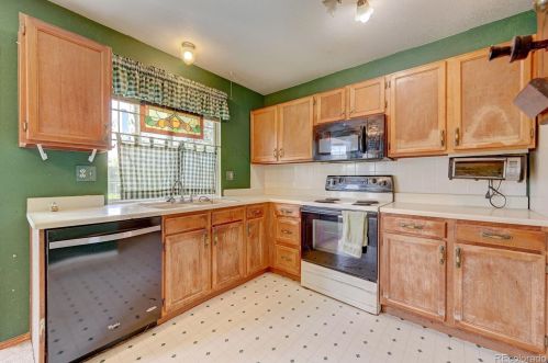 21666 Powers Pl, Aurora CO 80015-3372 exterior