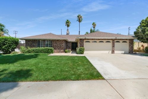 2855 Bordeaux Dr, Riverside, CA 92503-6303