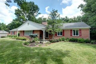 1021 Viewpoint Dr, Dayton, OH 45459-1541