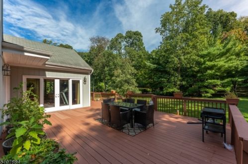 2 Brookview Cir, Dover NJ  07869-4636 exterior